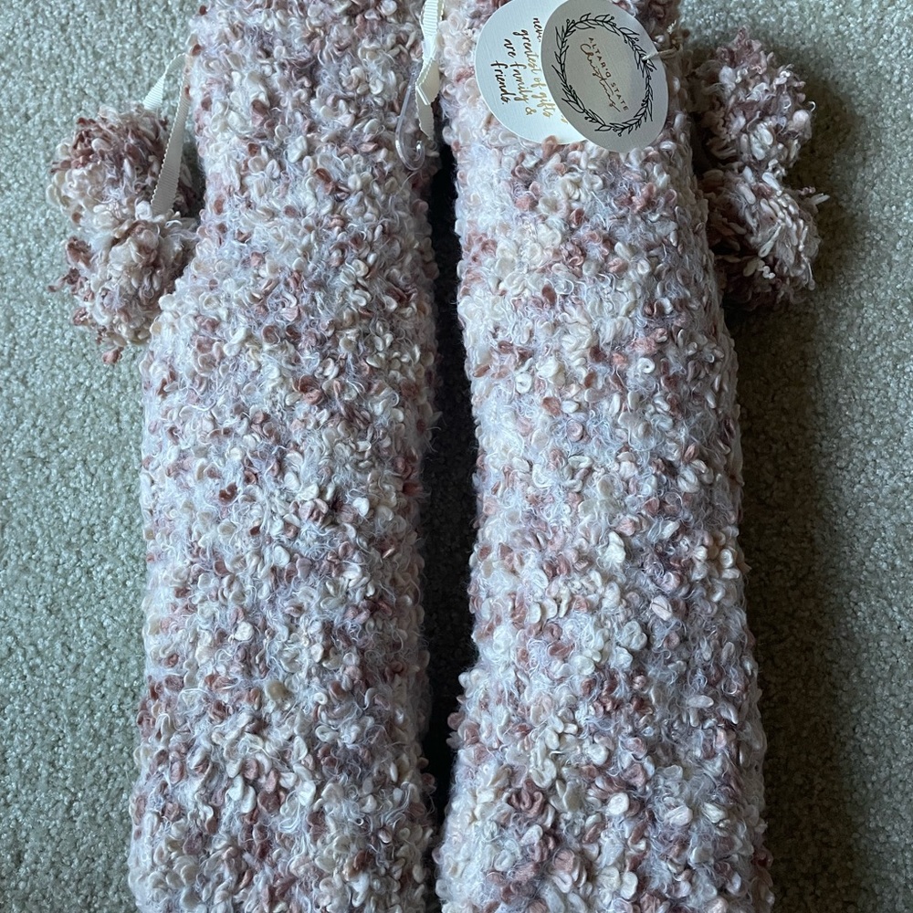 Altar’d State Cozy Textured Snuggly Rose Blush Slipper Socks New